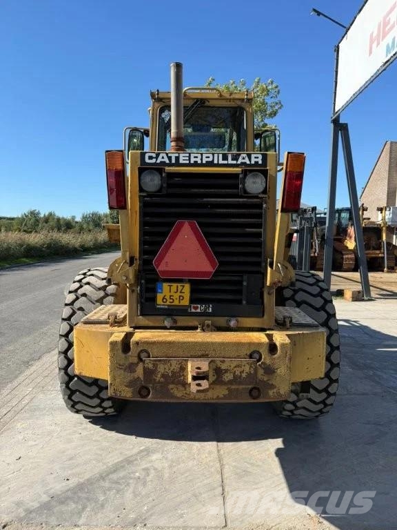 CAT 936E Kolesni nakladalci