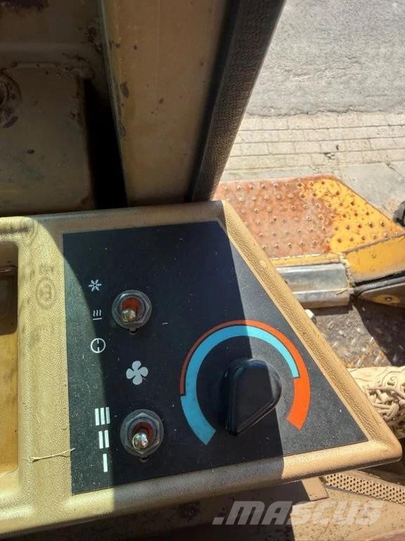 CAT 936E Kolesni nakladalci