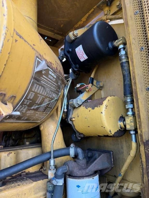 CAT 936E Kolesni nakladalci