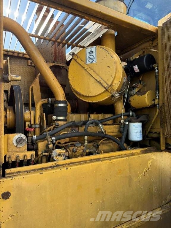 CAT 936E Kolesni nakladalci