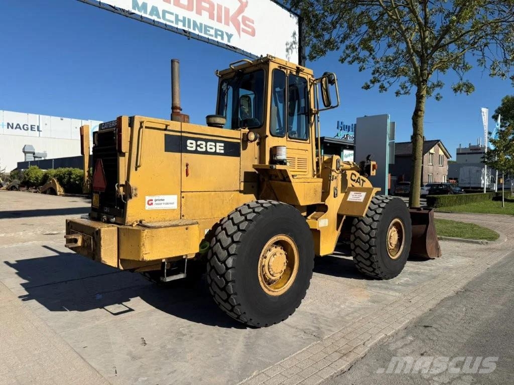 CAT 936E Kolesni nakladalci