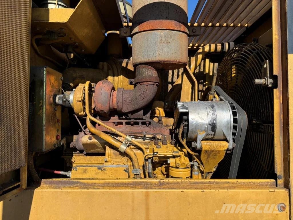 CAT 936E Kolesni nakladalci