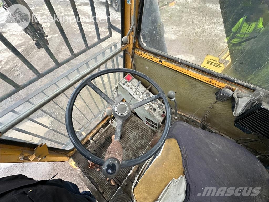 Åkerman H10M Ratasekskavaatorid