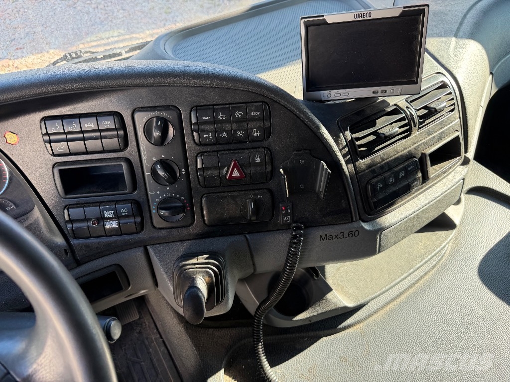 Mercedes-Benz 2541 Skåpekipage skåpbil +Släp Camiones con chasís y cabina