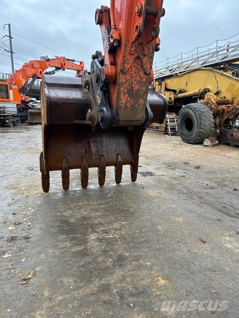 Hitachi 490 Raupenbagger