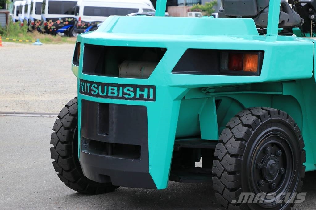 Mitsubishi FD60 Dizelski viličarji