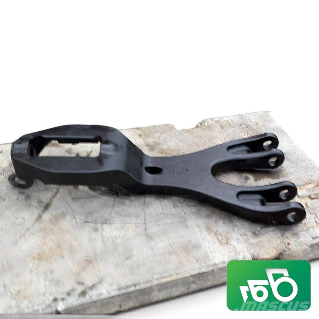 Case IH Magnum 340 Front Axle Bracket 84390031 Šasija i vešenje