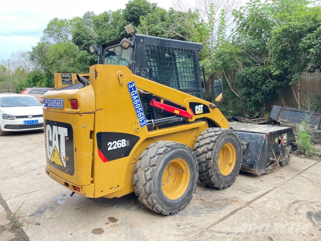 CAT 226B Chargeuse compacte