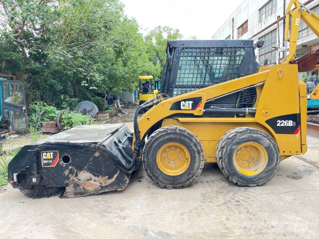 CAT 226B Chargeuse compacte