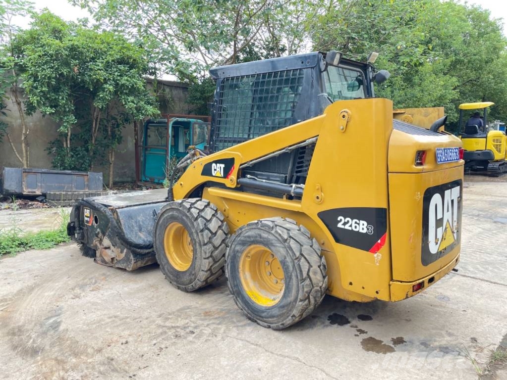 CAT 226B Chargeuse compacte