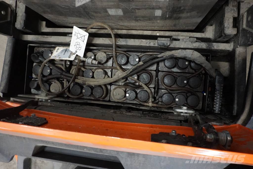 Toyota SPE120L Käyden ajettavat pinoamistrukit