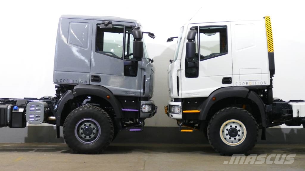 Iveco 100E22 Expedition Semirremolques de plataformas planas/laterales abatibles