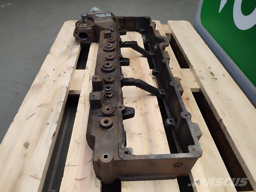 John Deere Intake manifold RE538564 RE536258 John Deere 8235 散热器