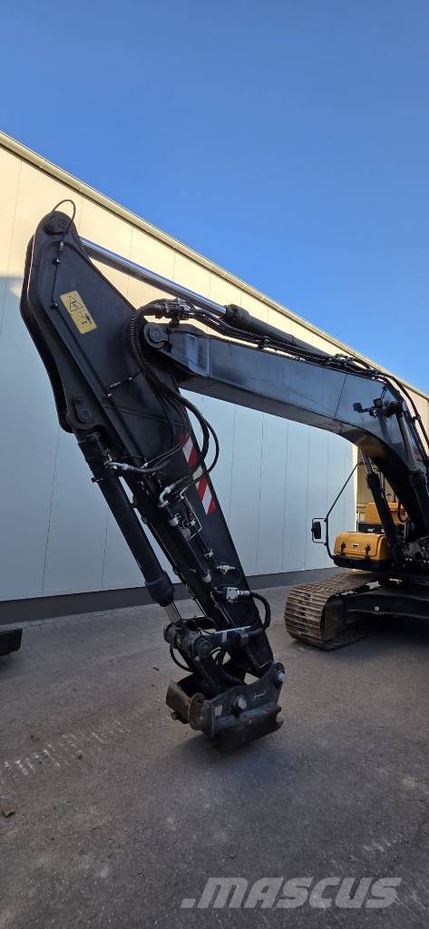 Hyundai HX 220 AL Excavadoras sobre orugas