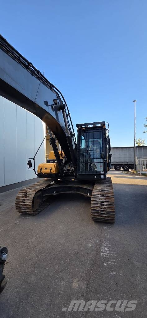 Hyundai HX 220 AL Excavadoras sobre orugas