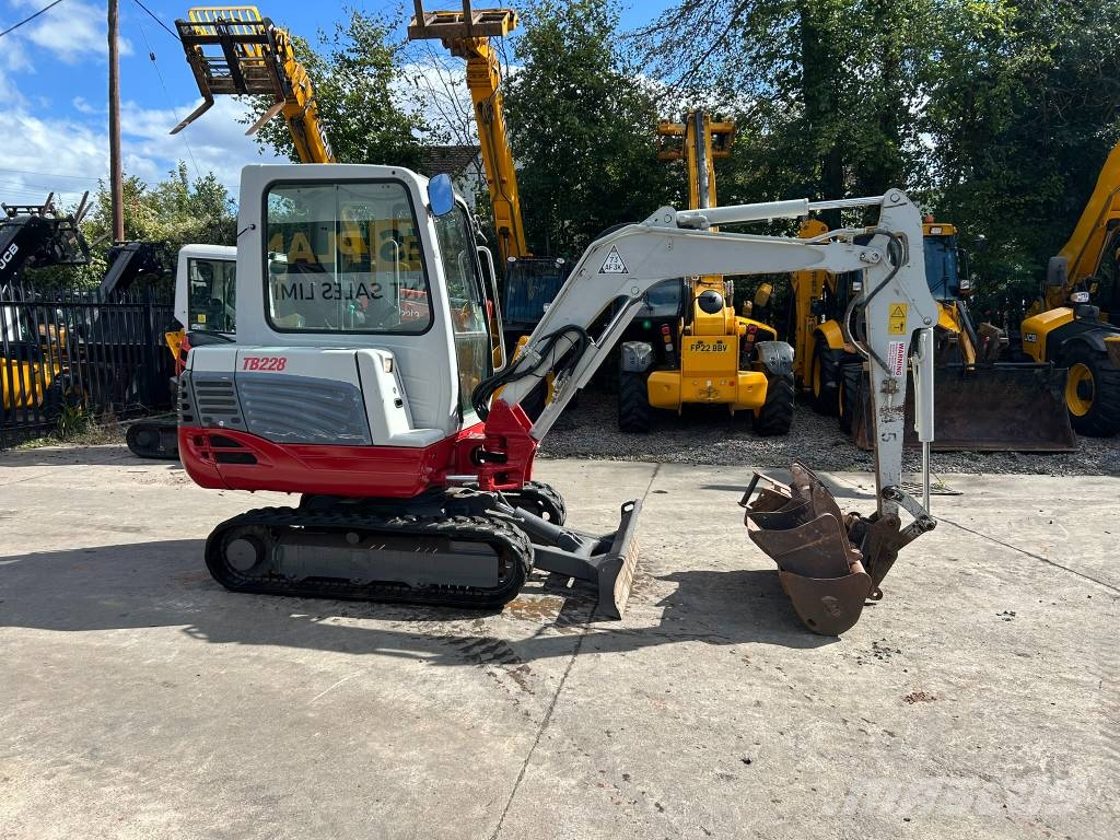 Takeuchi TB 228 Mini bagri <7t