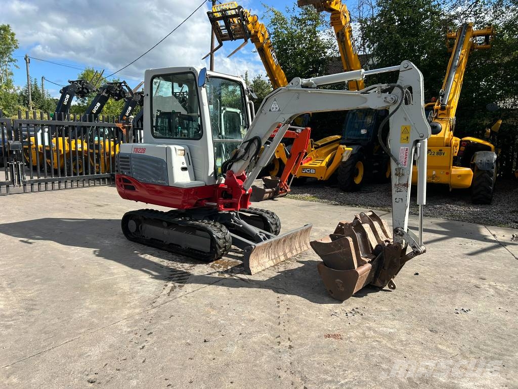 Takeuchi TB 228 Mini bagri <7t