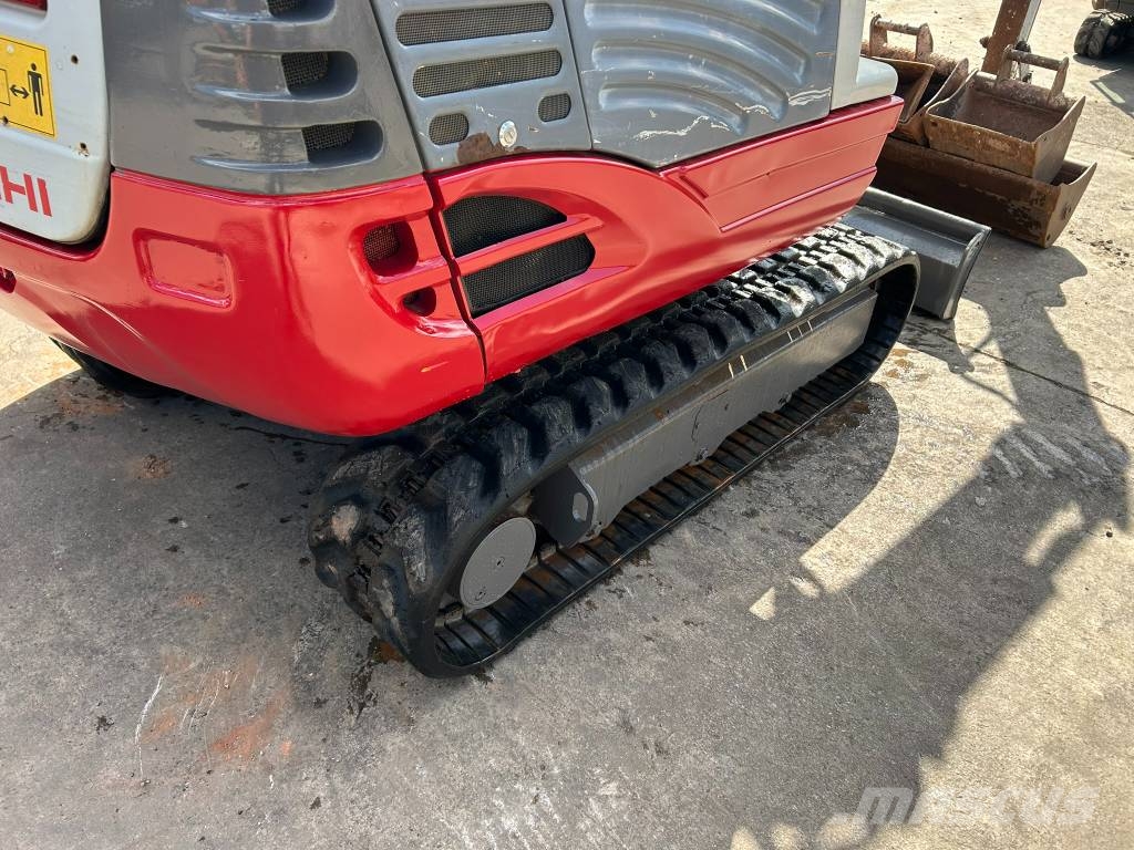 Takeuchi TB 228 Mini bagri <7t