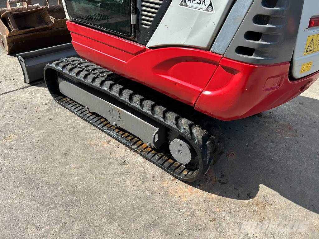 Takeuchi TB 228 Mini bagri <7t