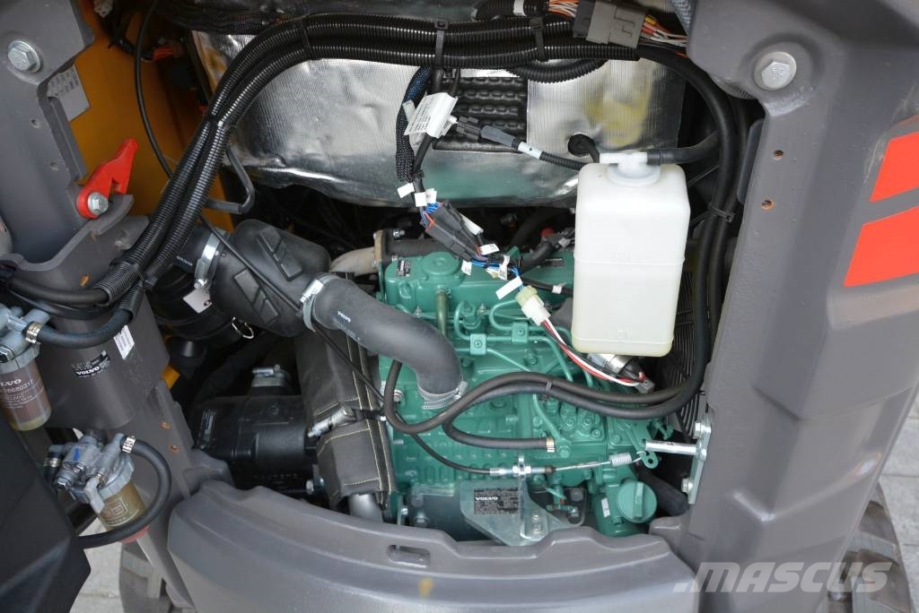 Volvo EC 18 E Miniescavadeiras < 7t (Mini escavadeiras)