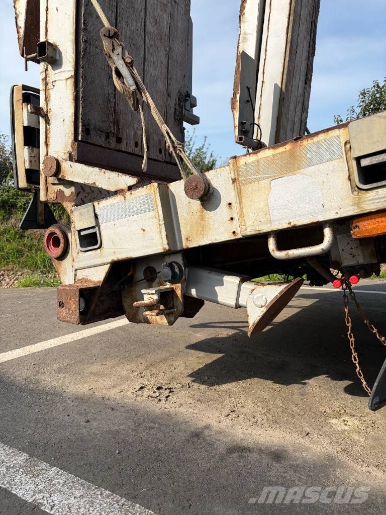 Möslein MVZOC-3T11 Nizko noseče polprikolice