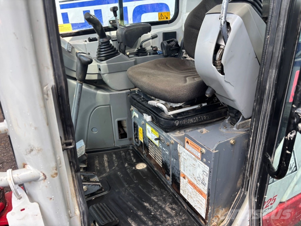Takeuchi TB 225 Minigravere <7t