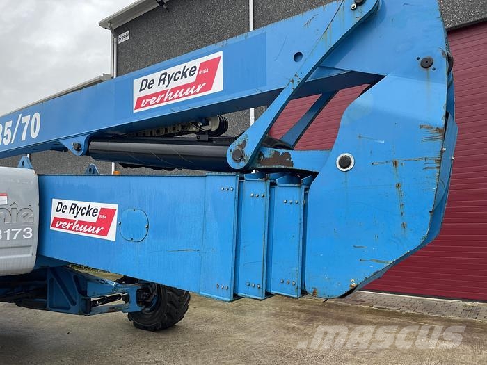Genie Z135-70 Plataformas con brazo de elevación manual