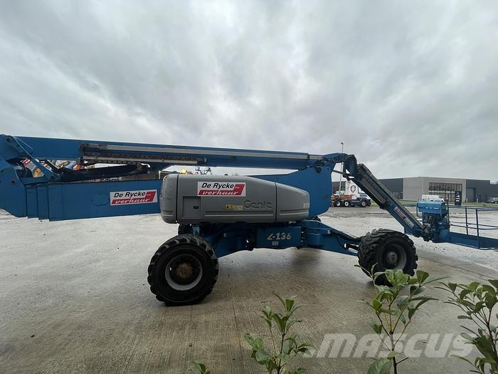 Genie Z135-70 Plataformas con brazo de elevación manual