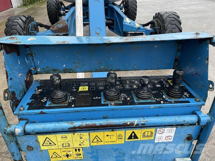 Genie Z135-70 Plataformas con brazo de elevación manual