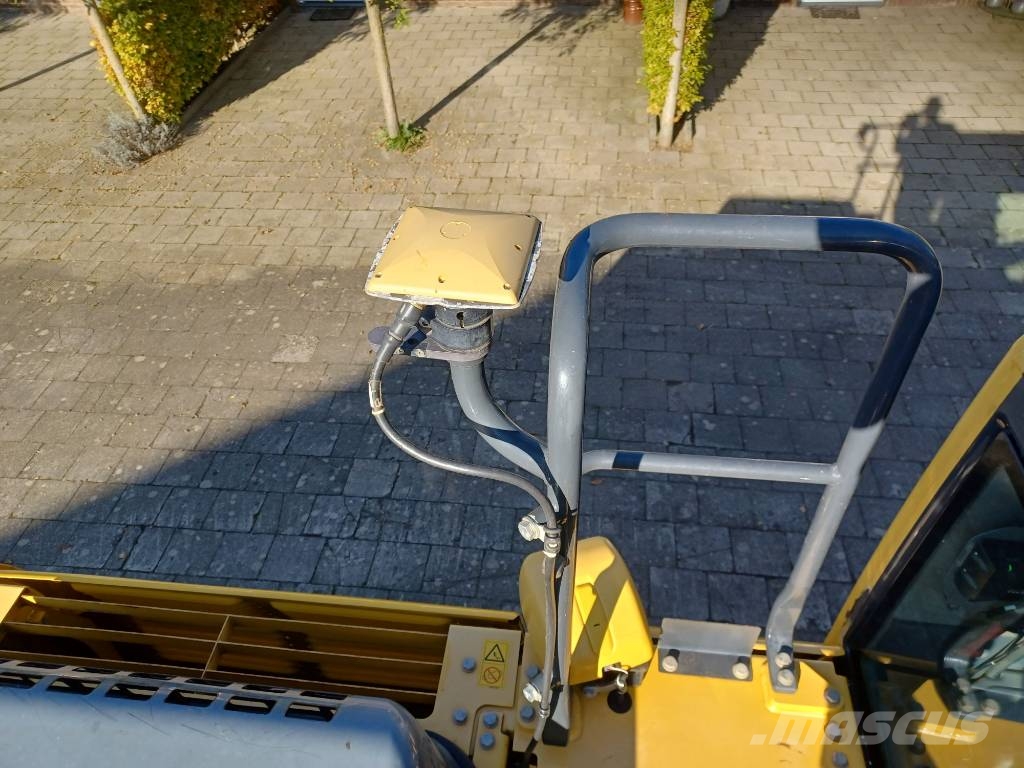 Komatsu PC 210 LCi-11 / PC 210 LC-11 Rupsgraafmachines
