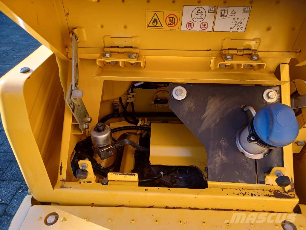 Komatsu PC 210 LCi-11 / PC 210 LC-11 Rupsgraafmachines