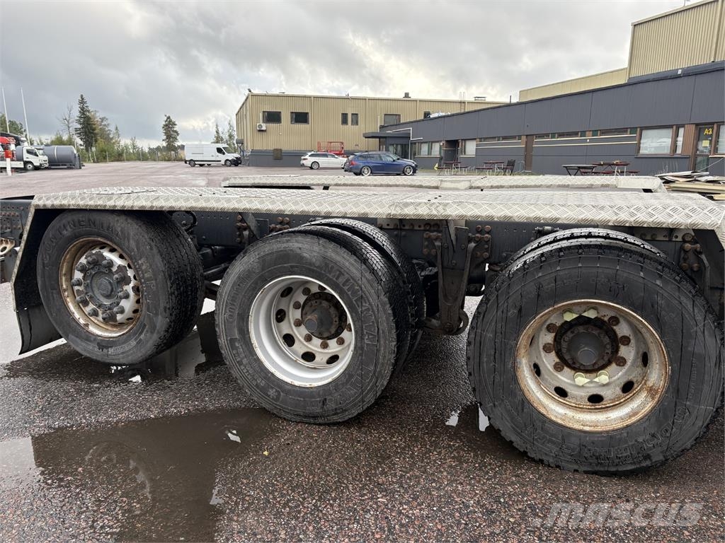 Scania R580 8x4*4 Kamioni-šasije