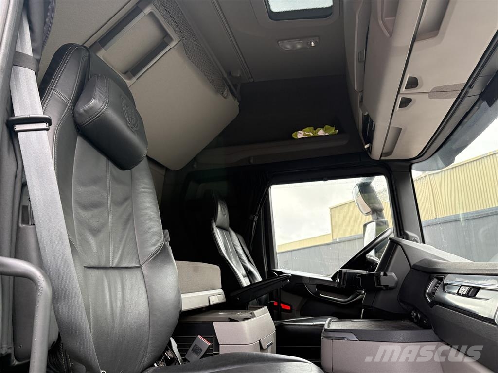 Scania R580 8x4*4 Kamioni-šasije