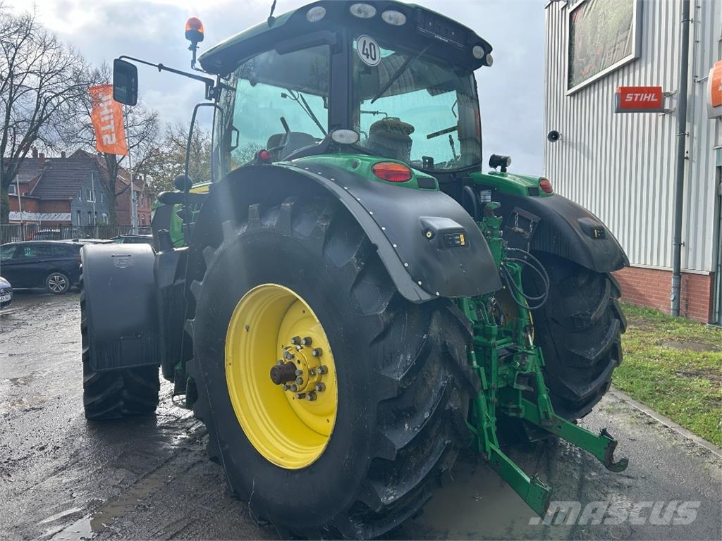 John Deere 6210R 曳引機