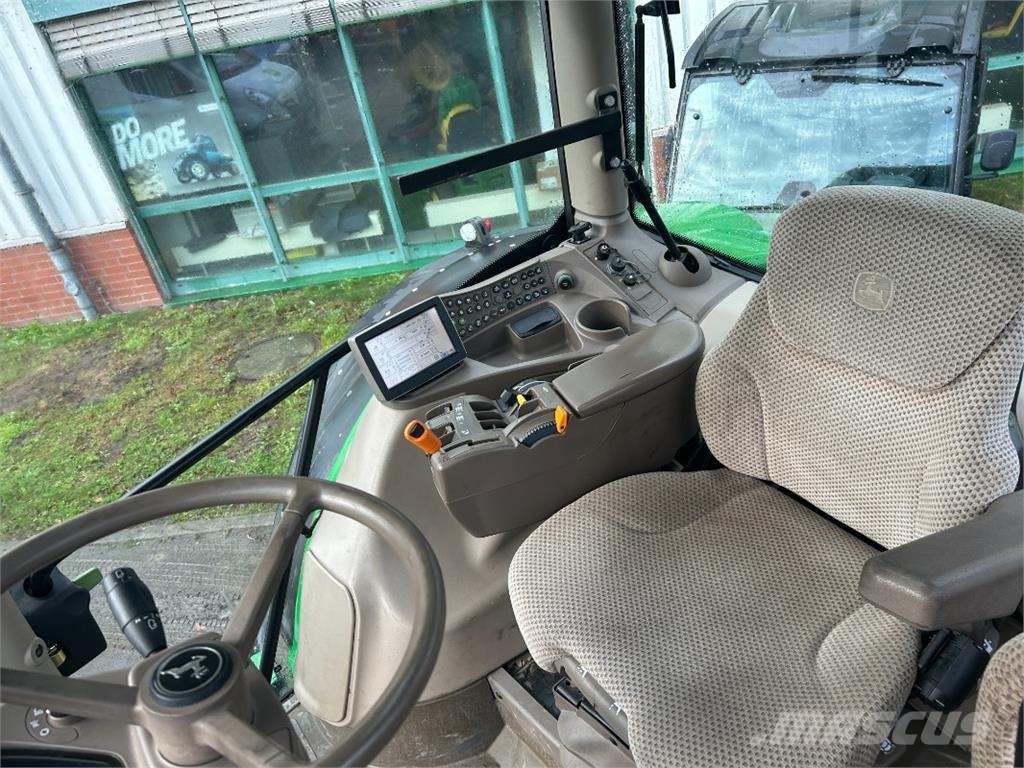 John Deere 6210R 曳引機
