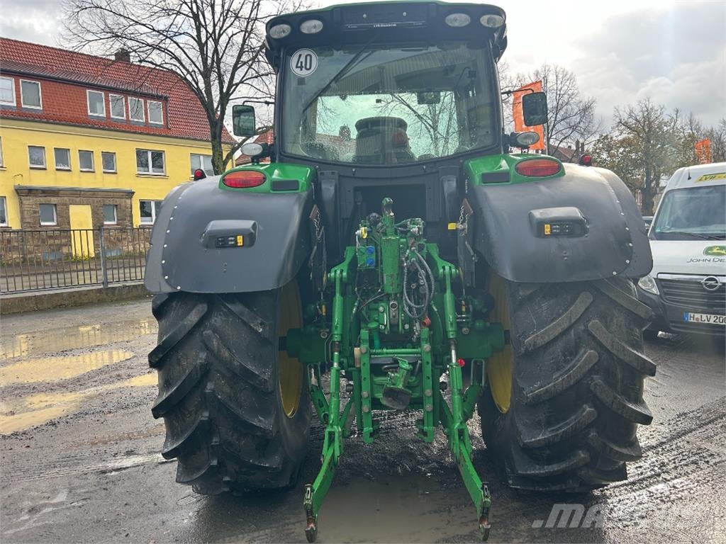 John Deere 6210R 曳引機