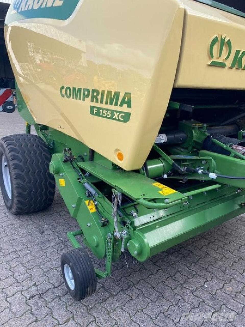 Krone COMPRIMA F 155 XC Lis na válcové balíky