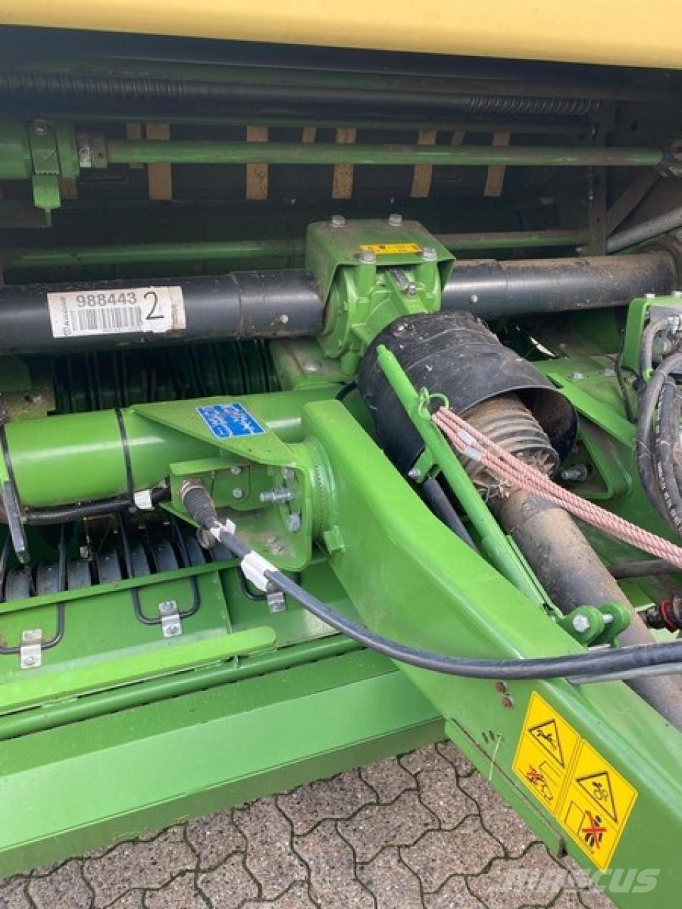 Krone COMPRIMA F 155 XC Lis na válcové balíky