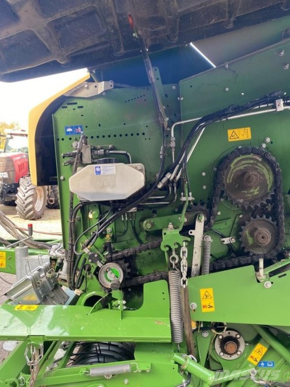 Krone COMPRIMA F 155 XC Lis na válcové balíky