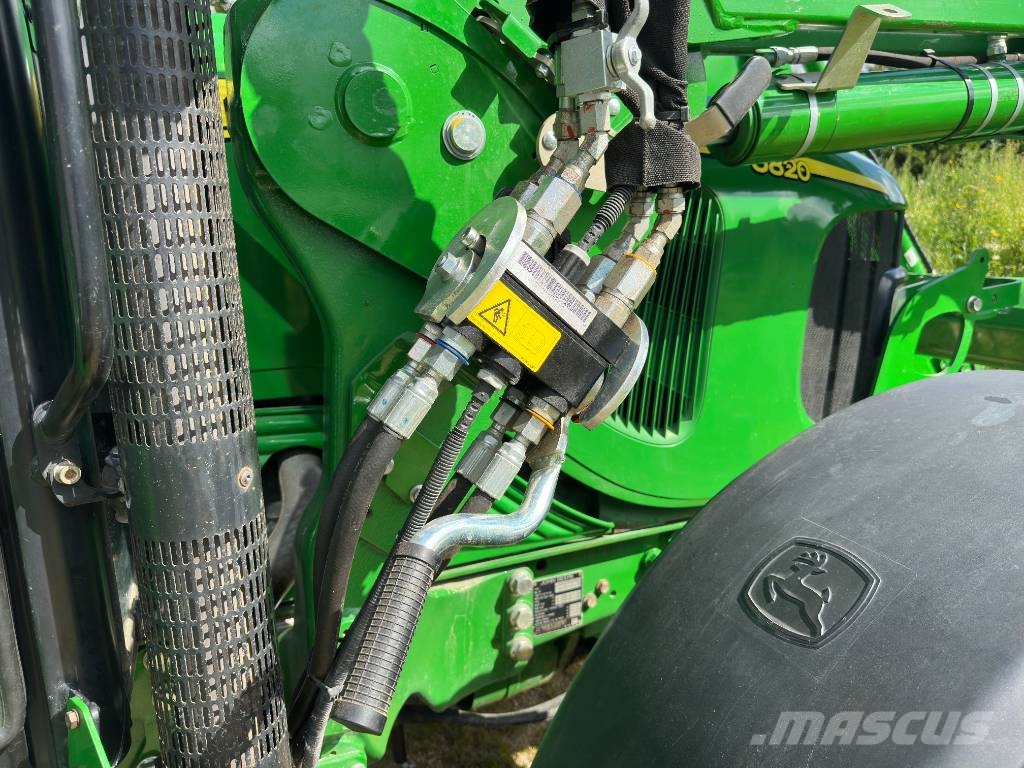 John Deere 5820 Trattori