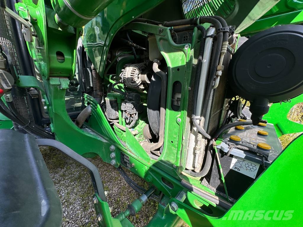 John Deere 5820 Trattori