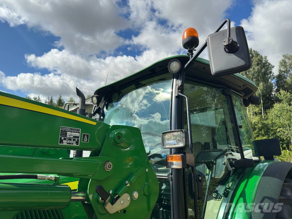 John Deere 5820 Trattori