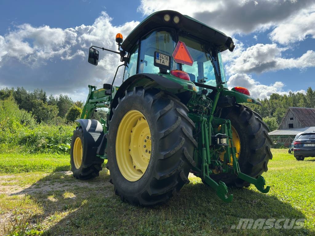John Deere 5820 Trattori