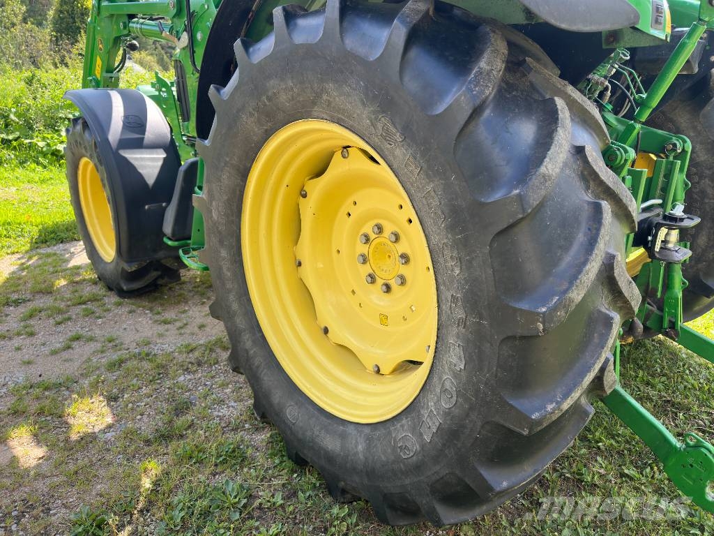 John Deere 5820 Trattori