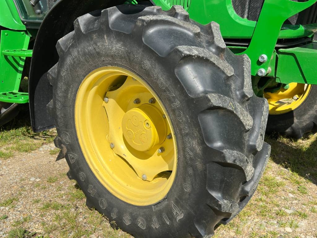 John Deere 5820 Trattori