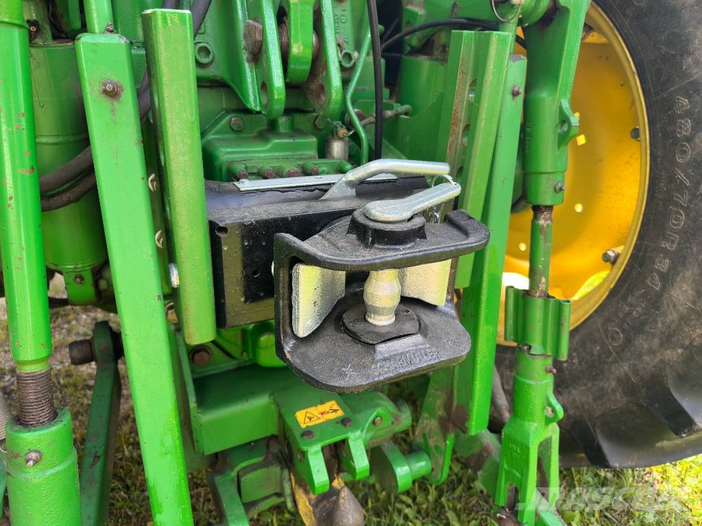 John Deere 5820 Trattori