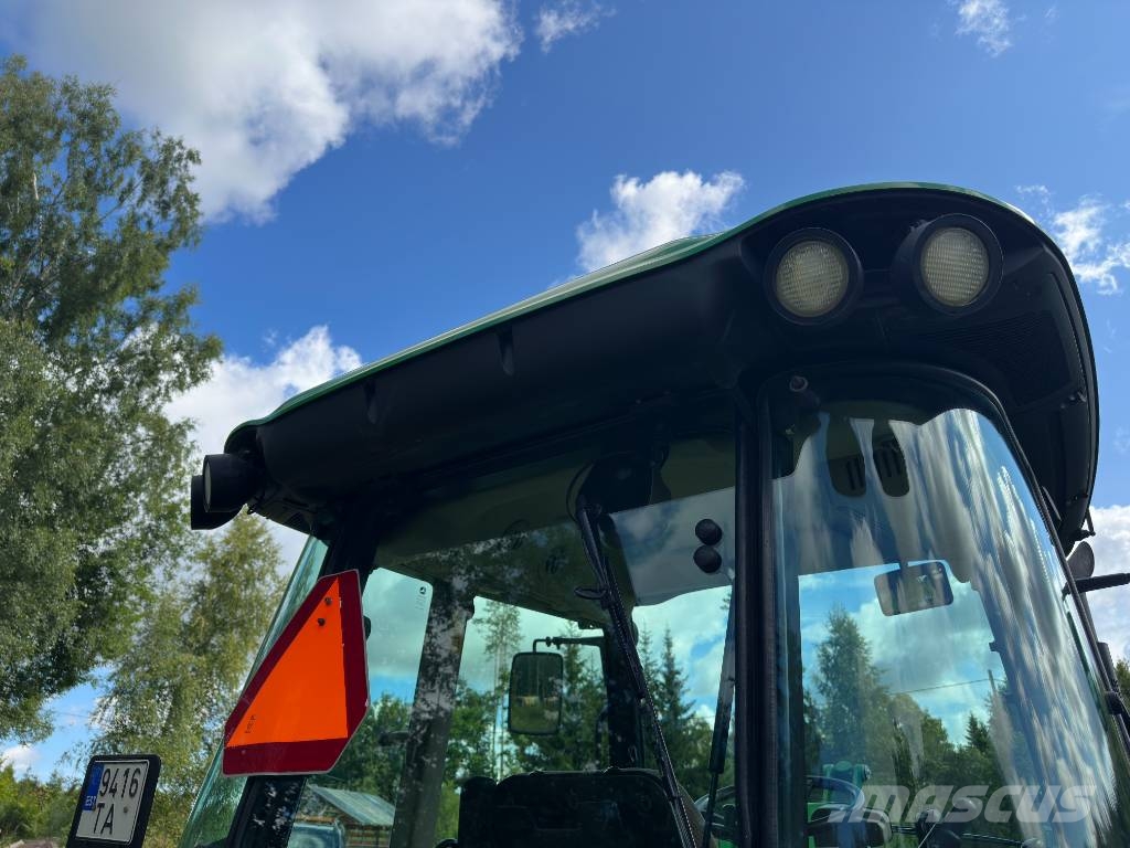 John Deere 5820 Trattori