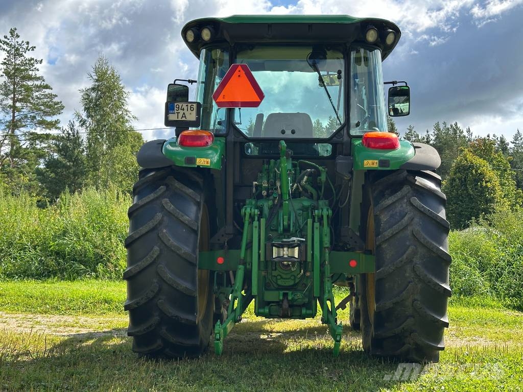 John Deere 5820 Trattori