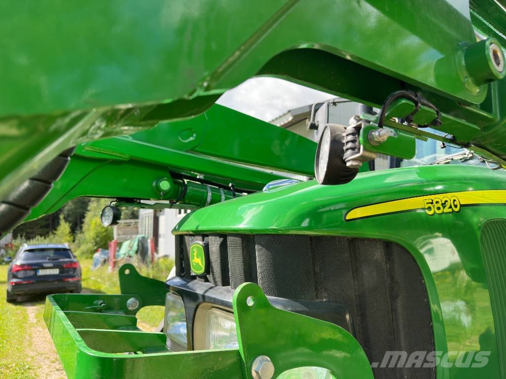 John Deere 5820 Trattori
