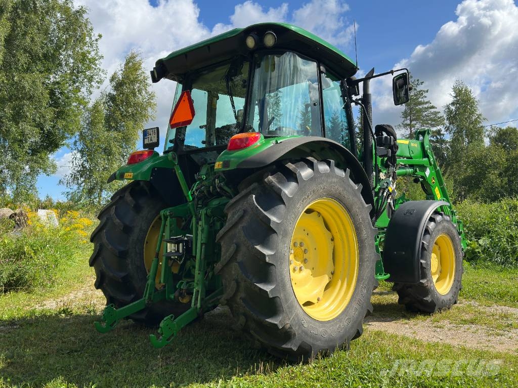 John Deere 5820 Trattori